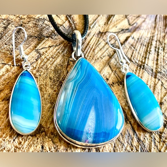 Blue Botswana Lace Agate Pendant & Earrings - Picture 5 of 11
